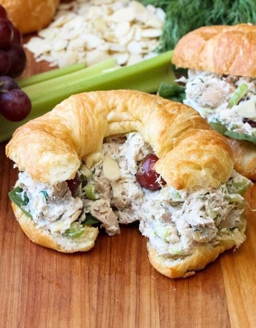 CHICKEN SALAD SANDWICH