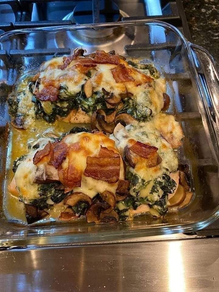 Smothered Chicken with Creamed Spinach, Bacon, Mushrooms 😋