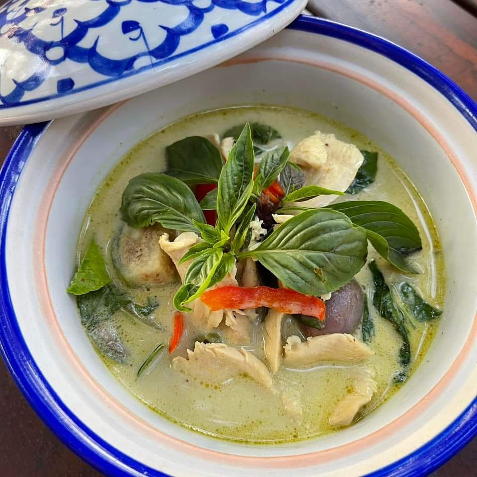 THAI GREEN CURRY WITH CHICKEN