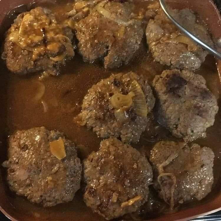 HAMBURGER STEAK WITH ONIONS AND  GRAVY 😍