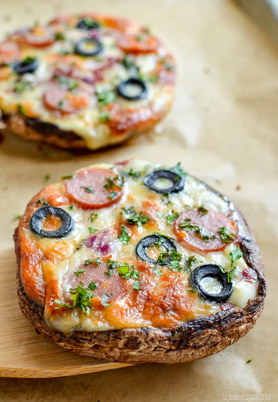 Portobello Mushroom Pizza | Slimming Eats