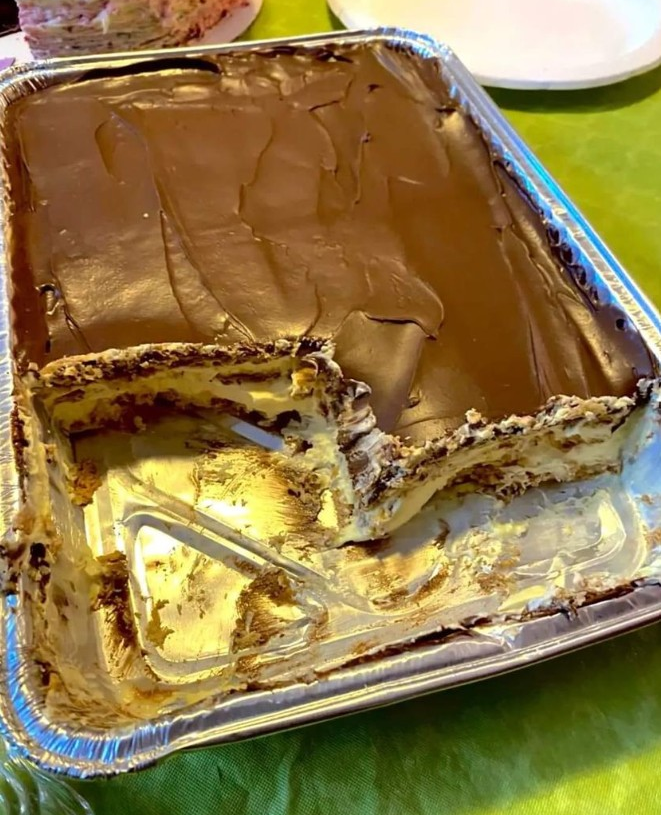 No-Bake Chocolate Eclair Cake