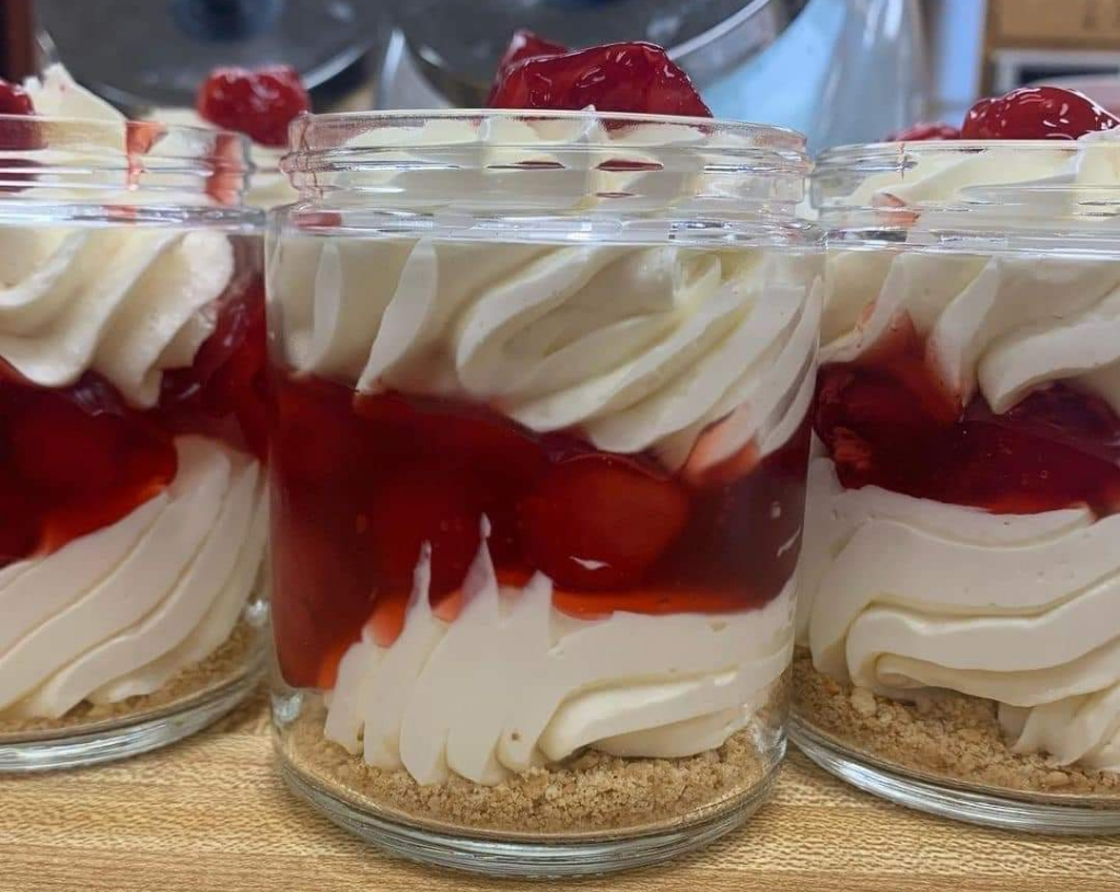 Cherry cheesecake jars