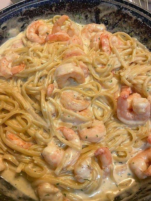 One-Pan Shrimp Fettuccine Alfredo