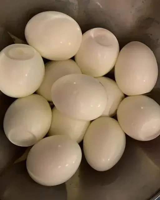 Low-Point Perfectly Peeled Hard-Boiled Eggs