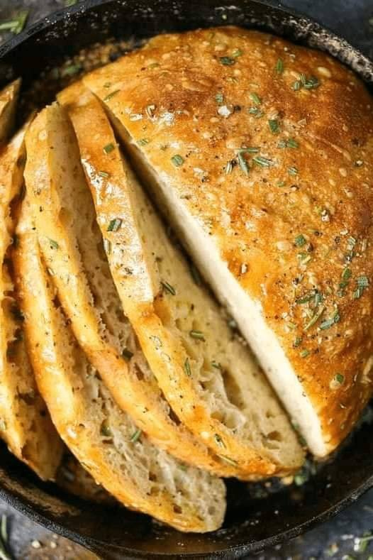 Quick & Easy Homemade Garlic Bread