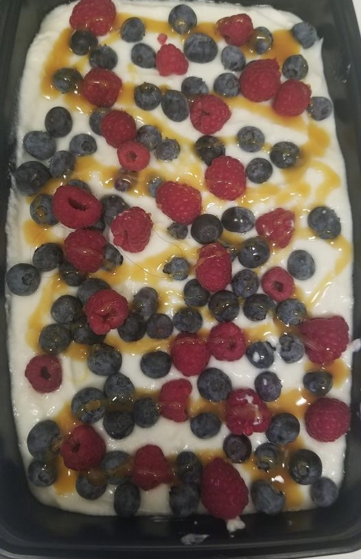 Frozen Delight: Yogurt Bark with Berries and Caramel Drizzle