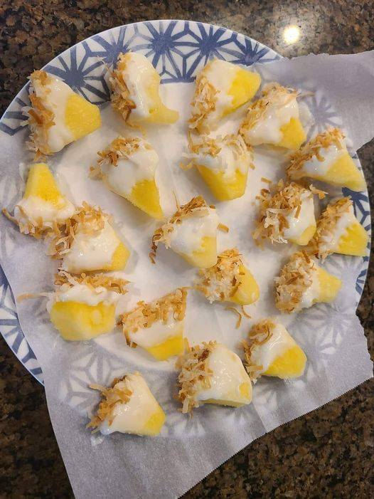 Frozen Pineapple toasted coconut Chunks