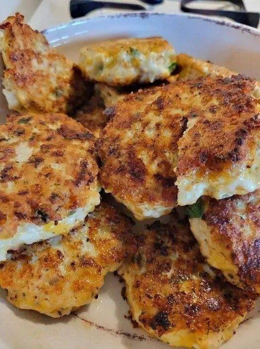  KETO CHEESY CHICKEN FRITTERS