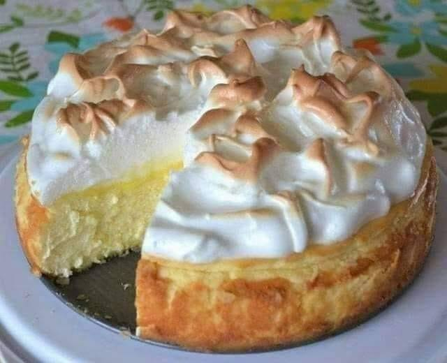 Keto Lemon Meringue Cheesecake