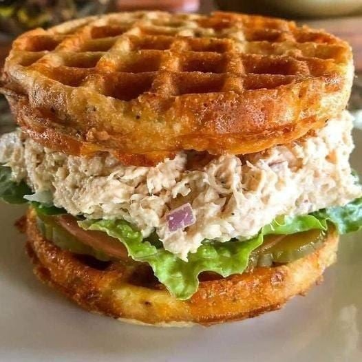 CHİCKEN SALAD CHAFFLE SANDWİCH😍