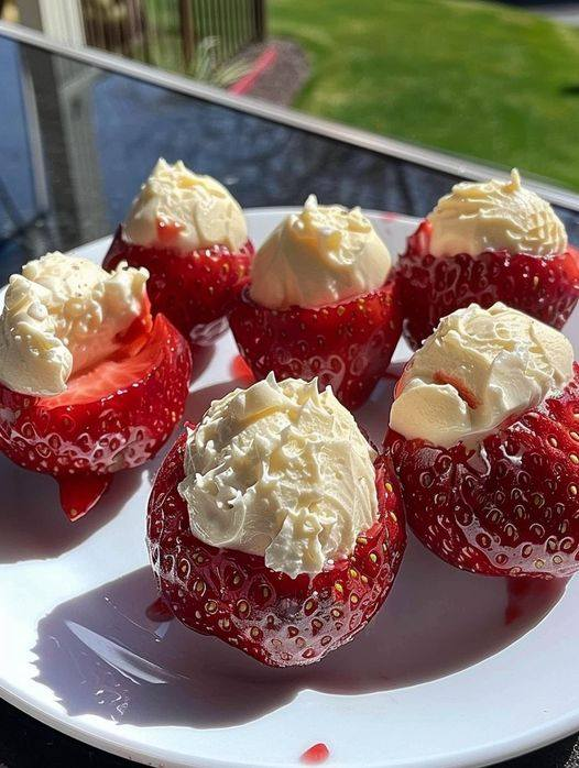 Cheesecake Stuffed Strawberries 😋